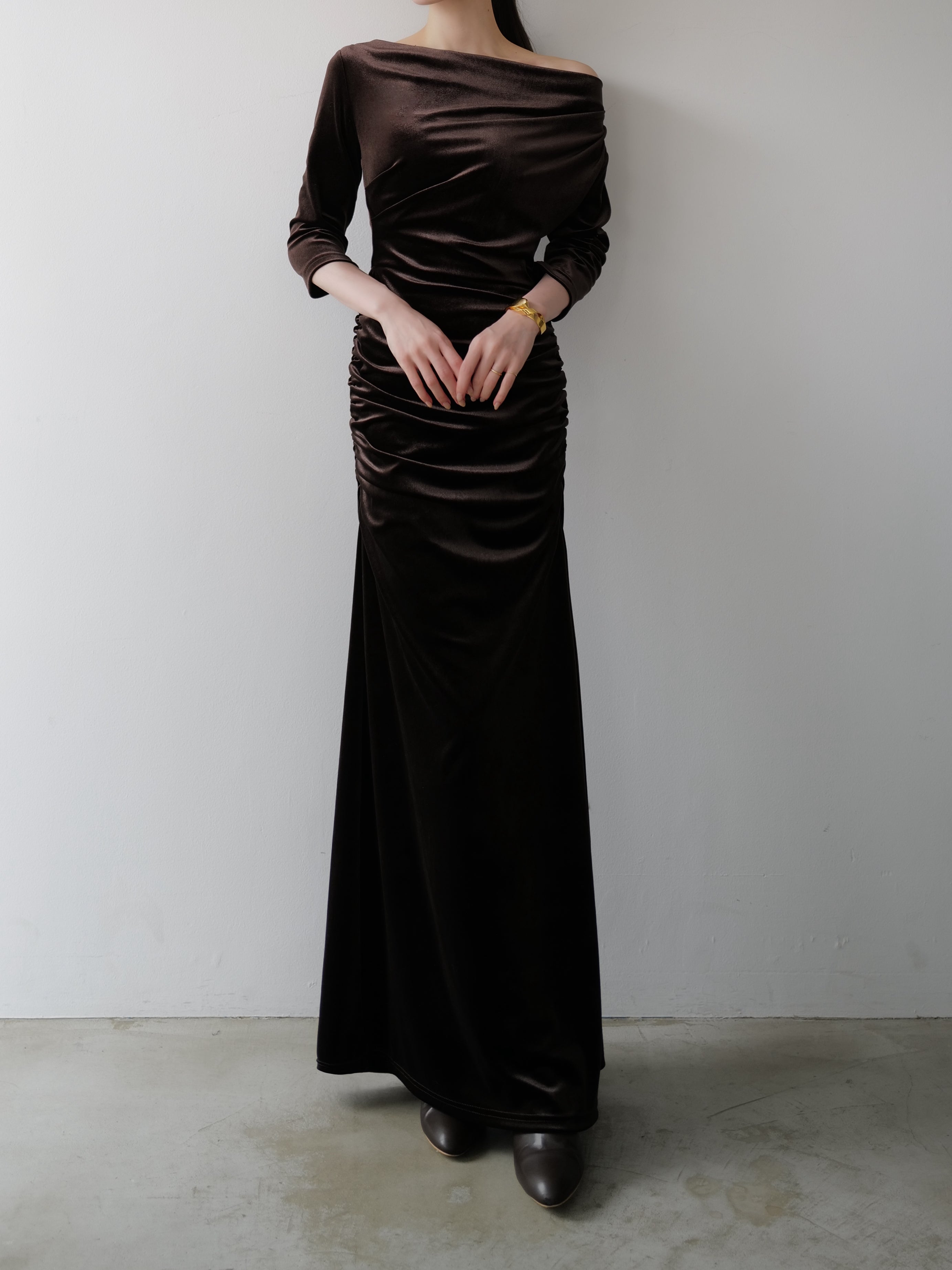 新品タグ付 celon shirring drape velour dress shirring drape velour dress – célon