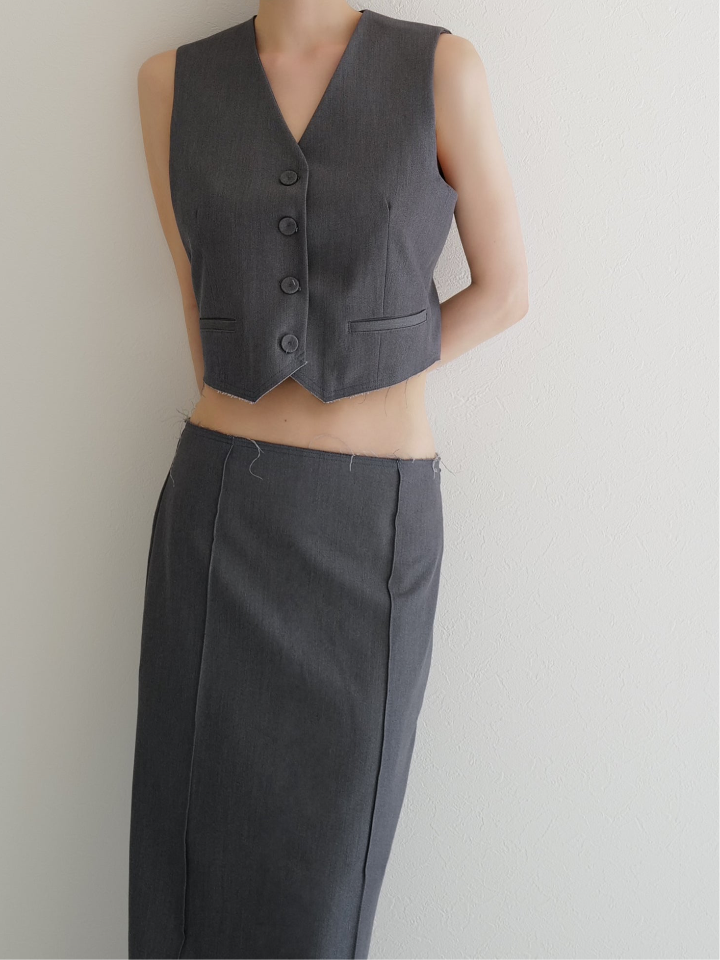 summer sale / raw hem single vest