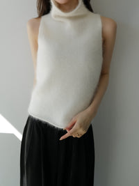 angora turtle sleeve-less knit