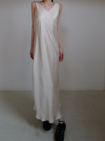 ( 9/18 20:00~ resale ) satin v long dress