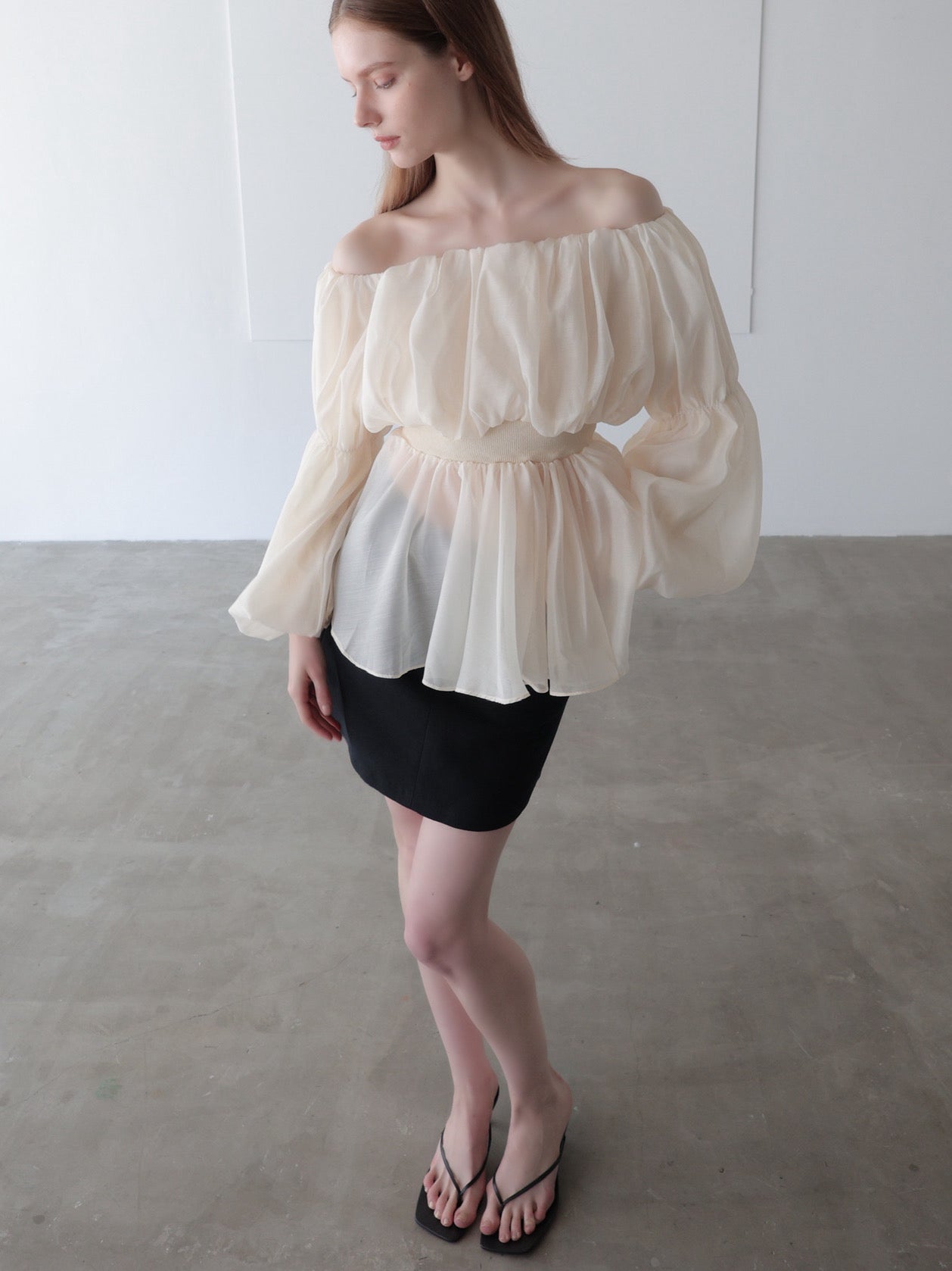 shirring off-shoulder blouse