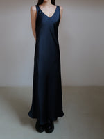 ( 9/18 20:00~ resale ) satin v long dress