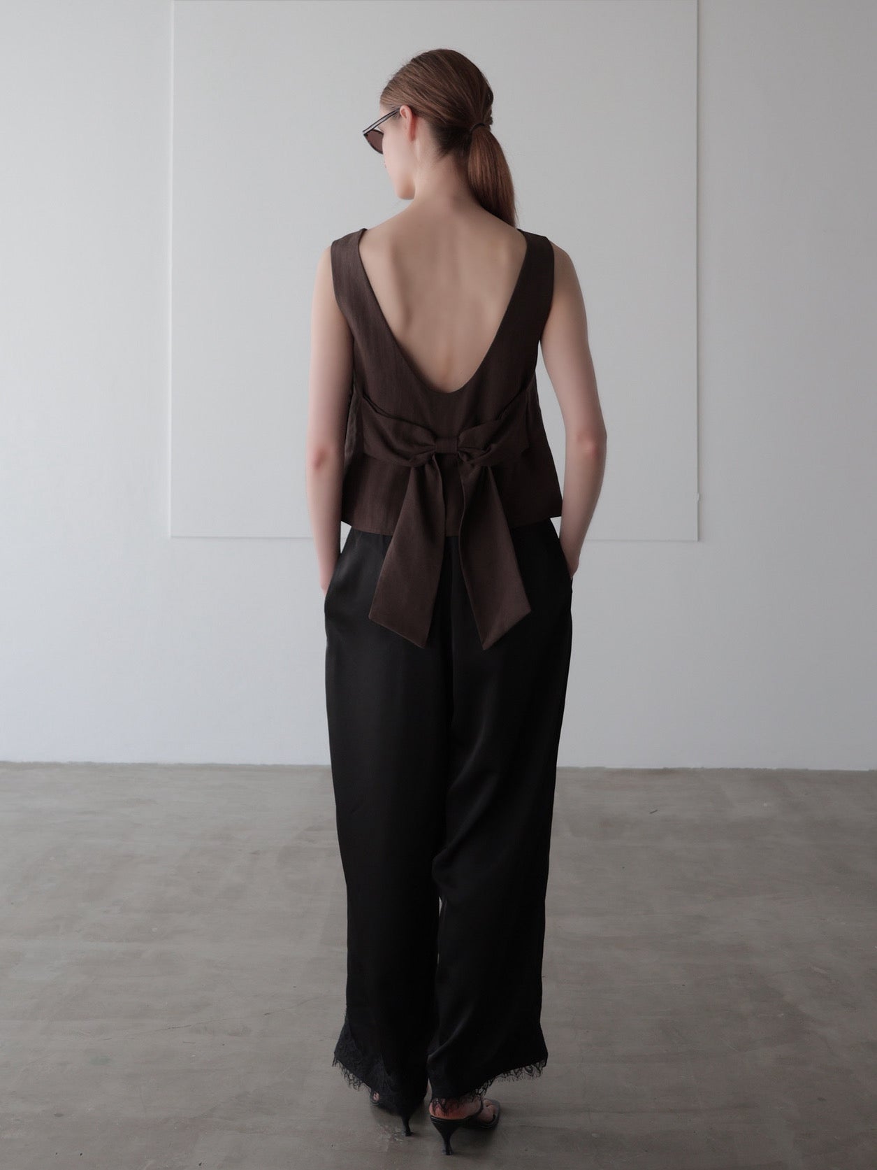 back ribbon linen blouse