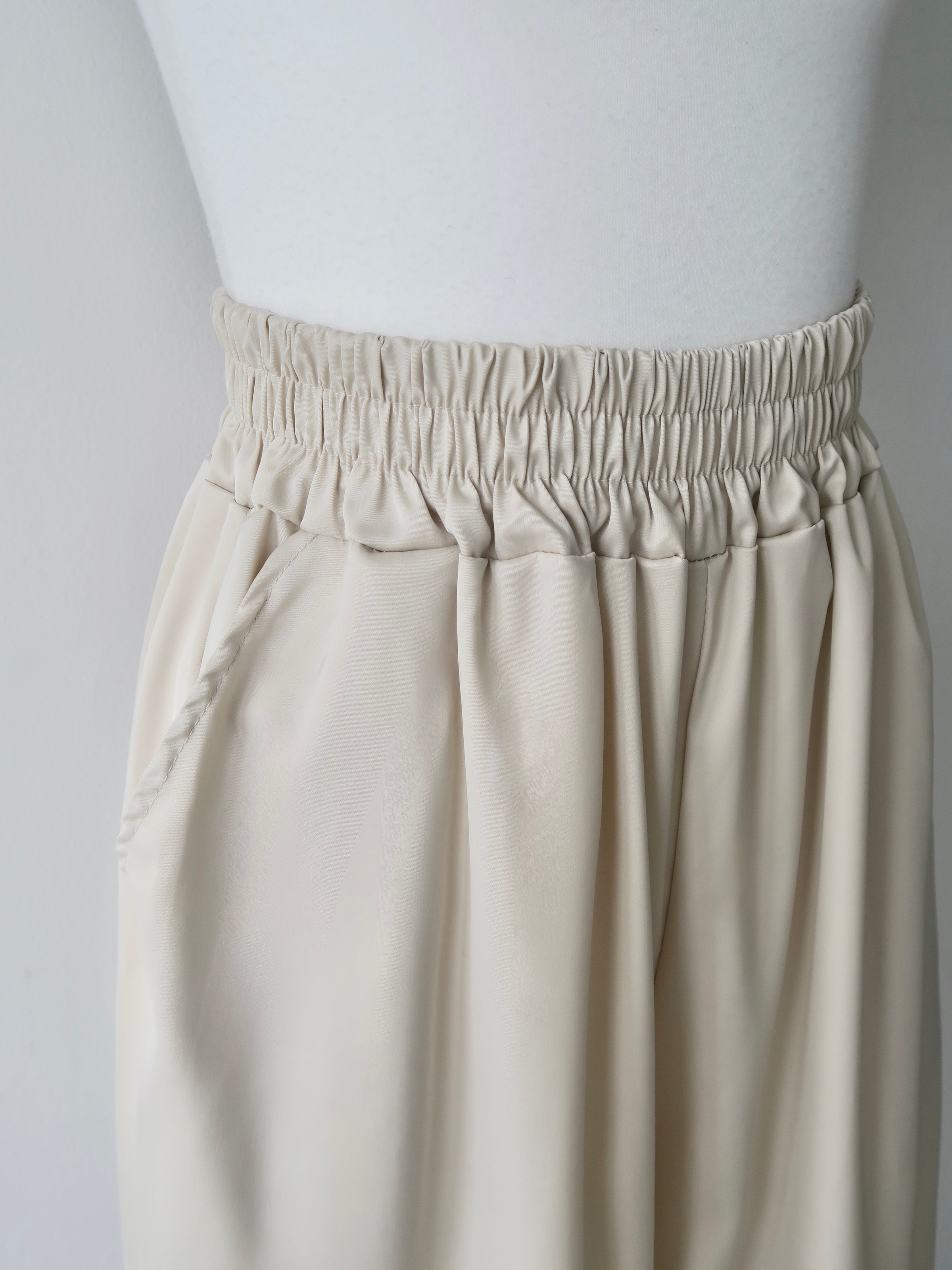 sample sale / one shoulder satin set up