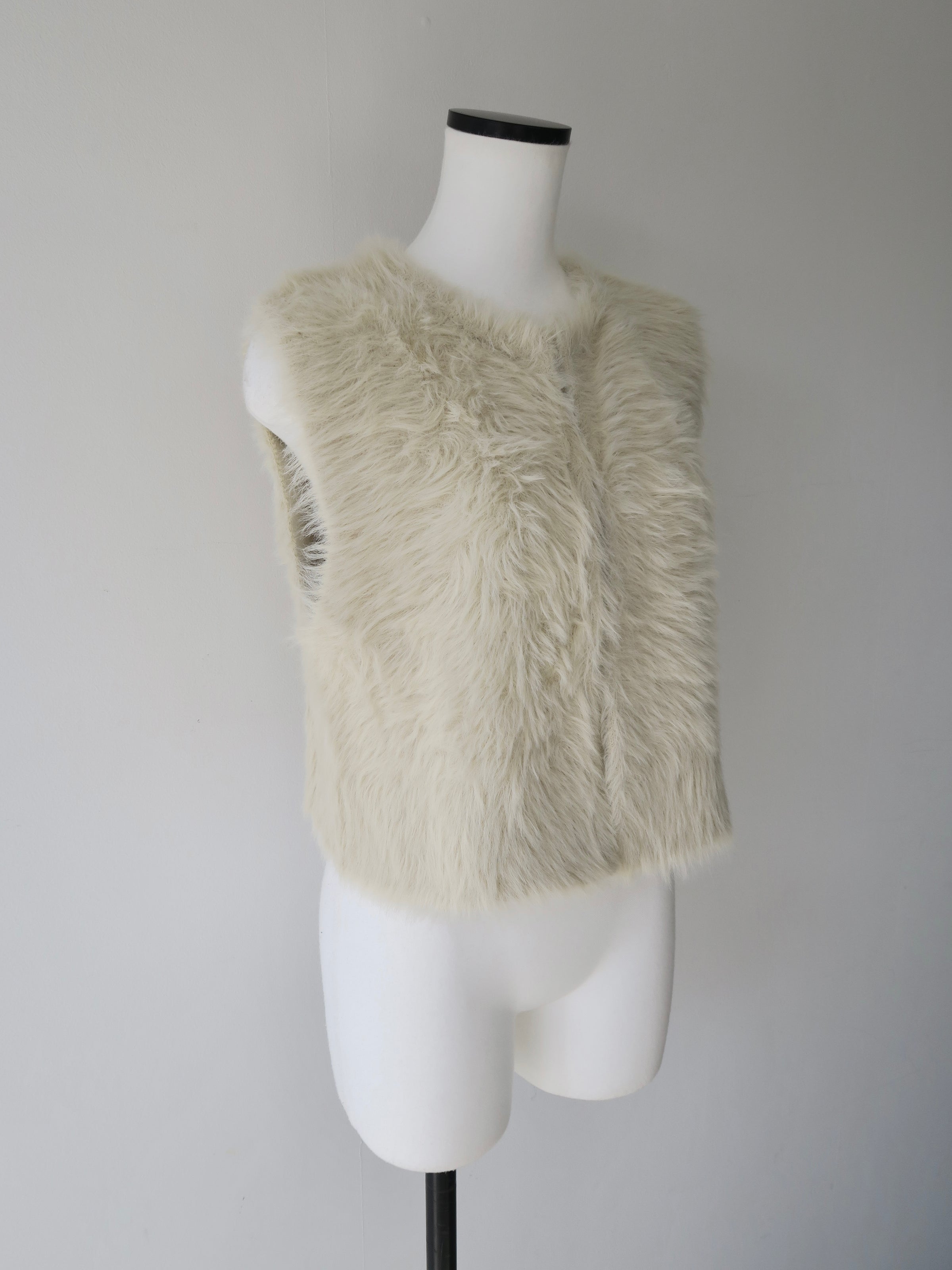 mink-like fur short vest