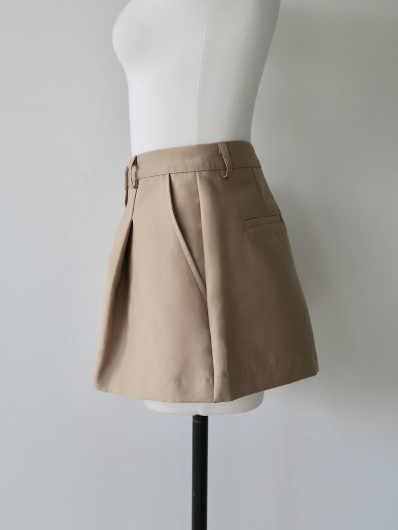 tucked mini pants