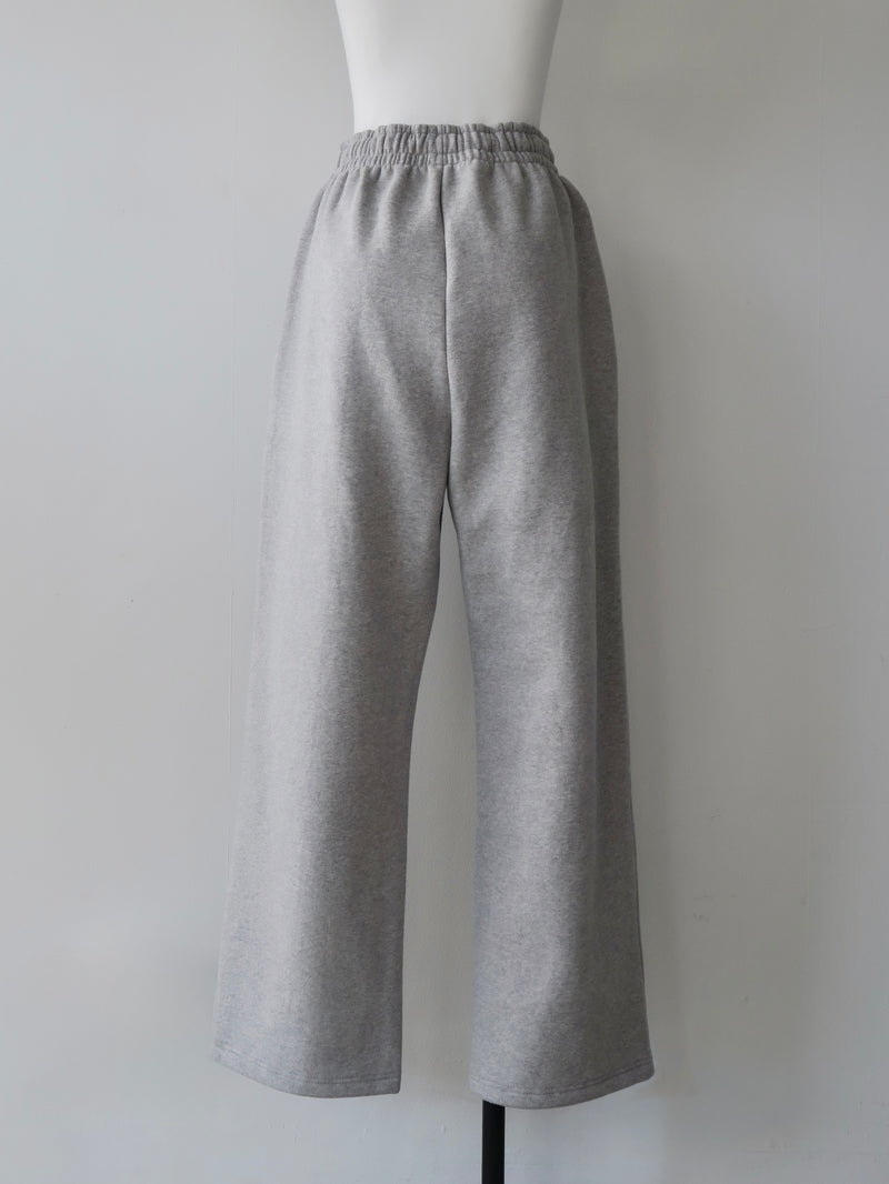 loose sweat pants