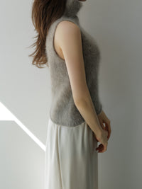 angora turtle sleeve-less knit