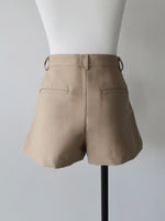 tucked mini pants