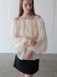 shirring off-shoulder blouse