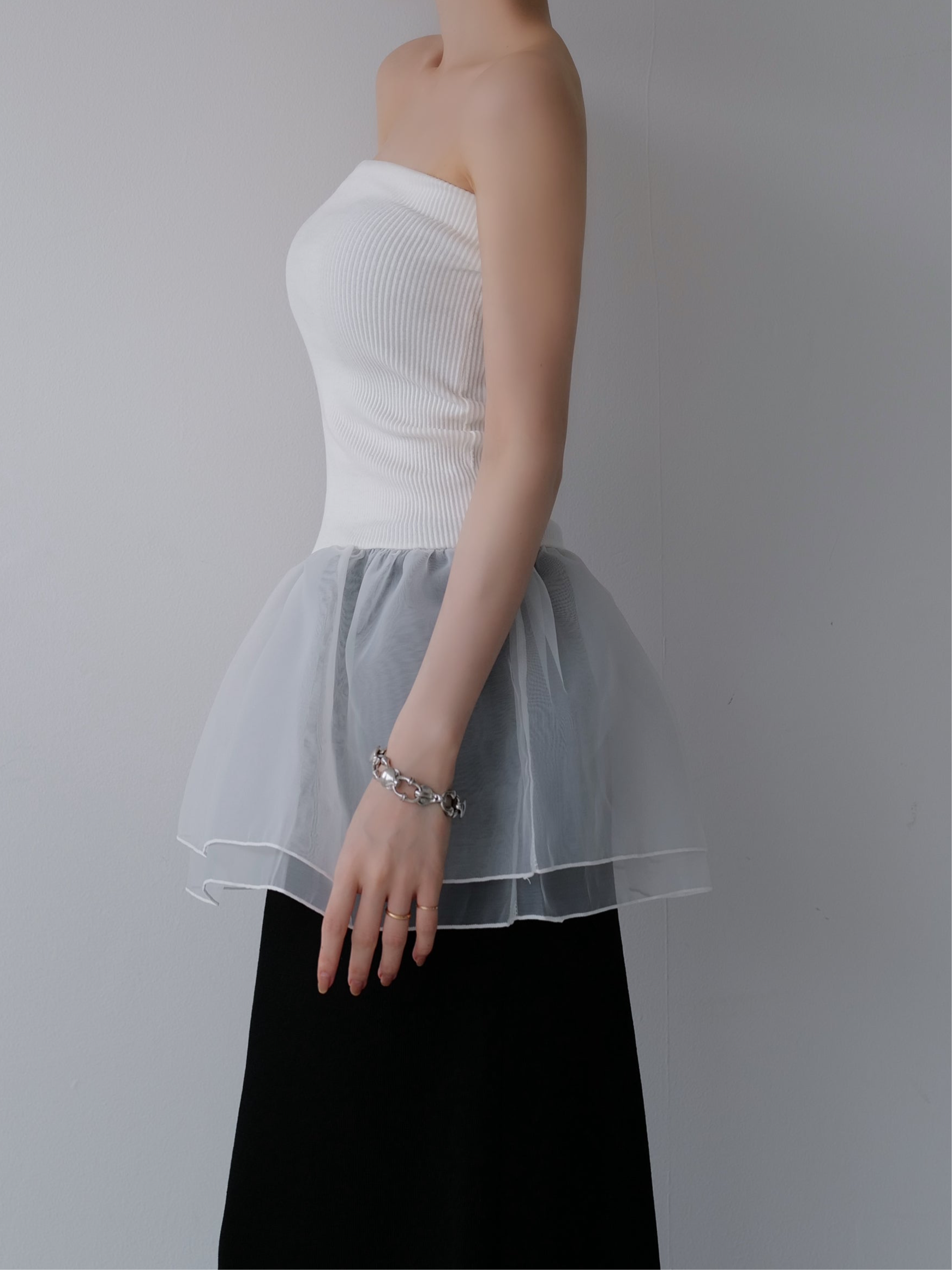 sample sale / tutu like knit top