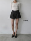 tucked mini pants