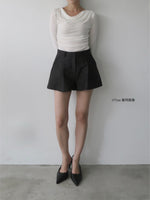 tucked mini pants