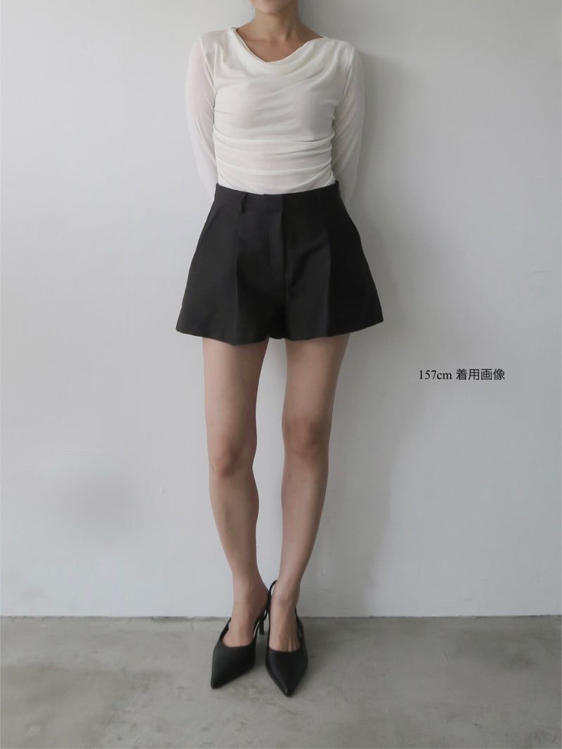 tucked mini pants