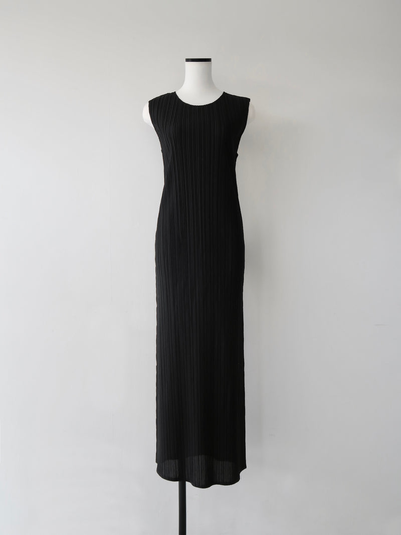 bellows sleeveless dress