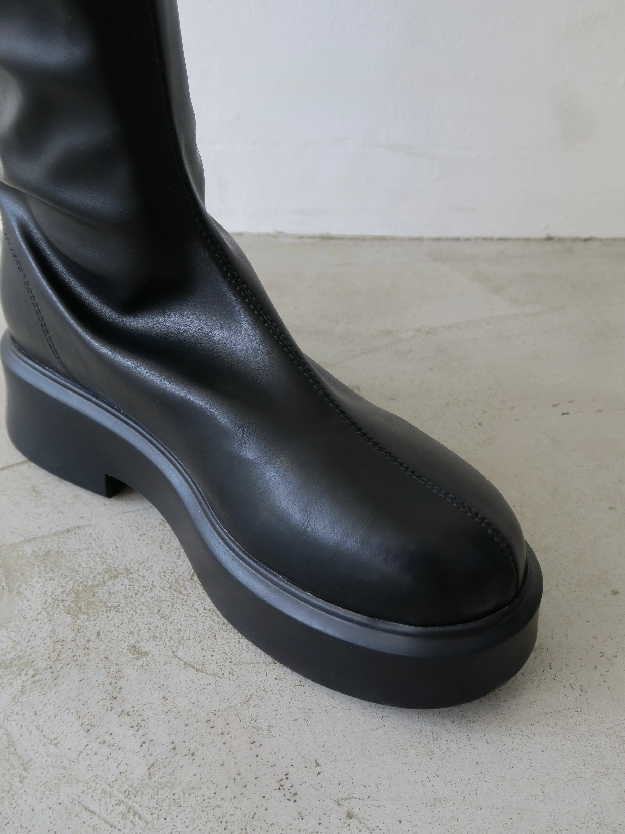 volume sole long boots