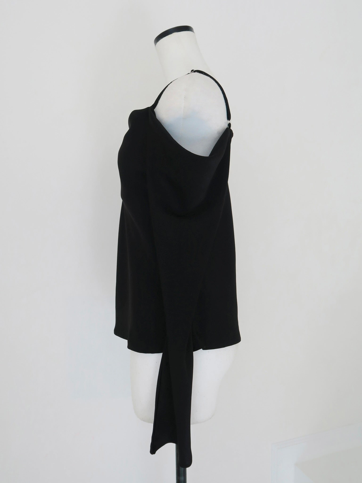 maisoncelon メゾンセロン オフショルダーのシルクブラウス off