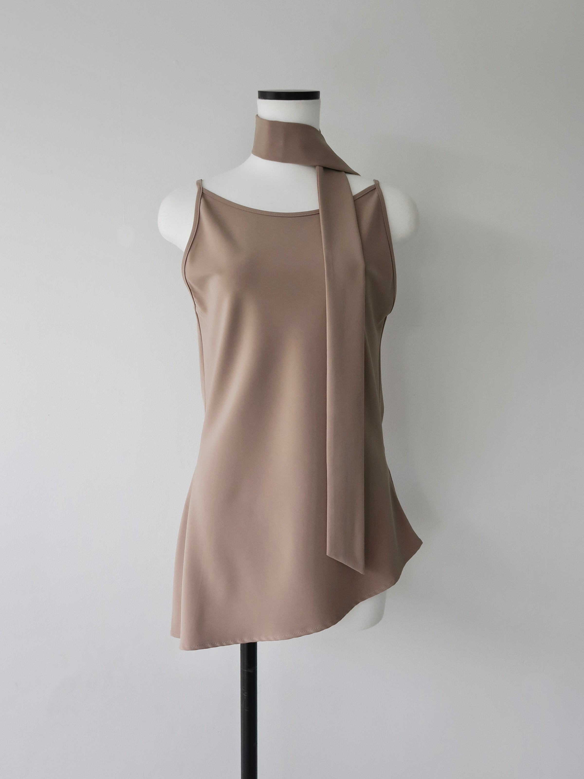 sample sale / long tie flare top