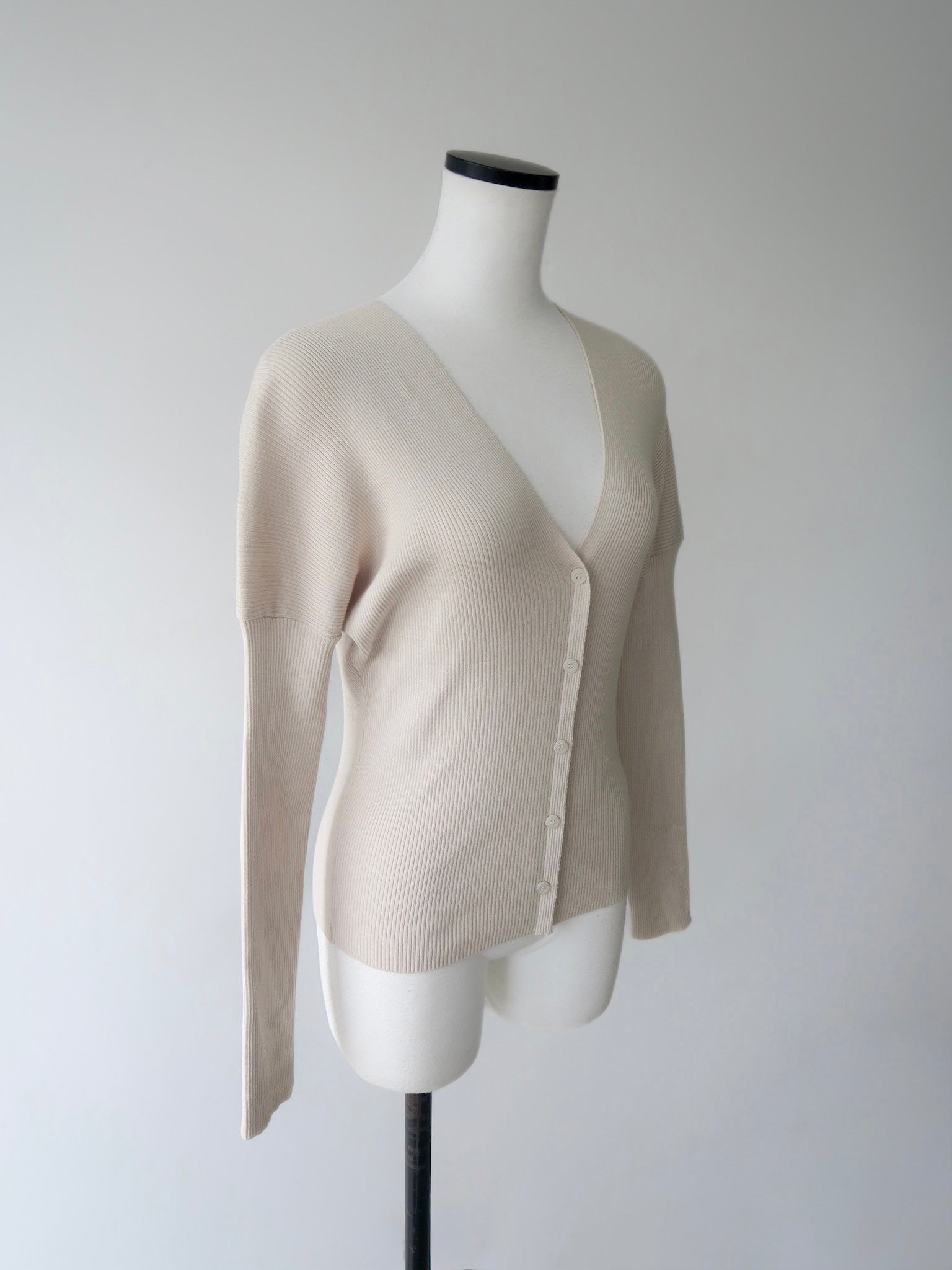 v-neck ribbed puff sleeve cardigan