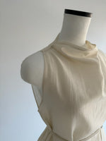 ( 9/18 20:00~ resale ) halter sleeveless blouse