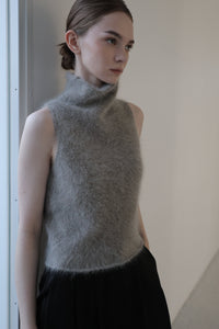 angora turtle sleeve-less knit