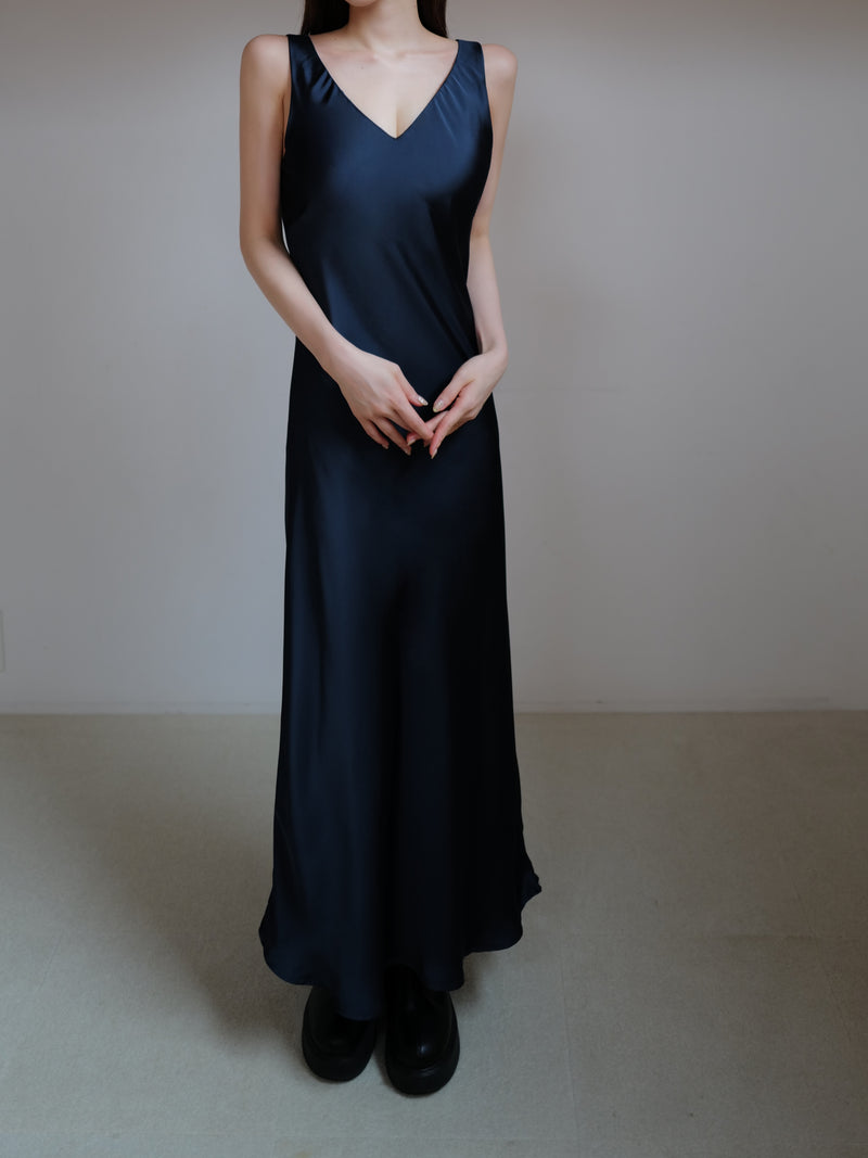 ( 9/18 20:00~ resale ) satin v long dress