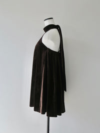 velour back open tie blouse