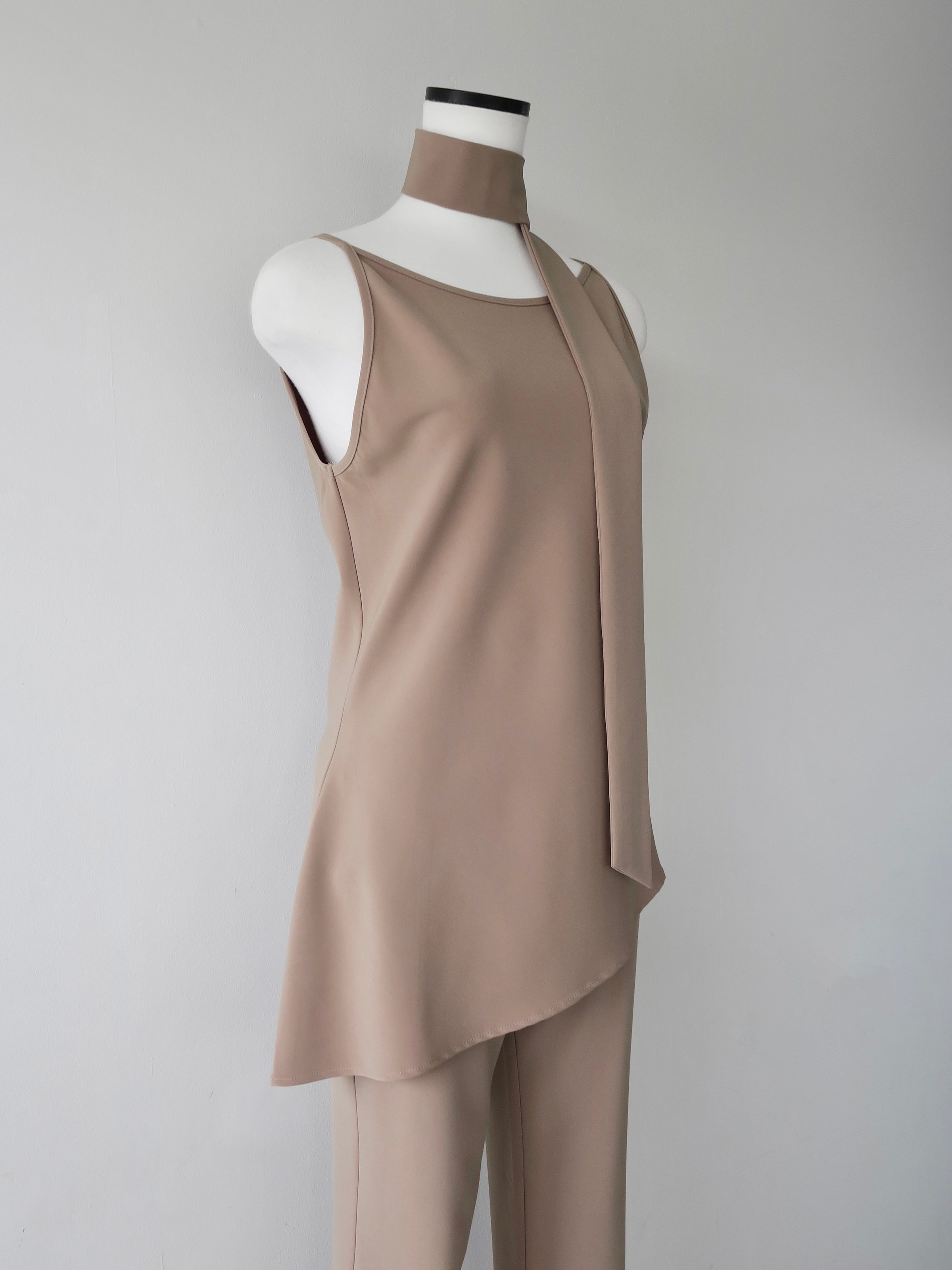 sample sale / long tie flare top