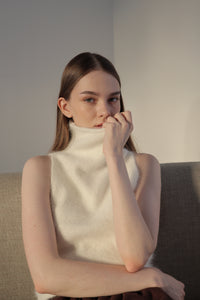 angora turtle sleeve-less knit