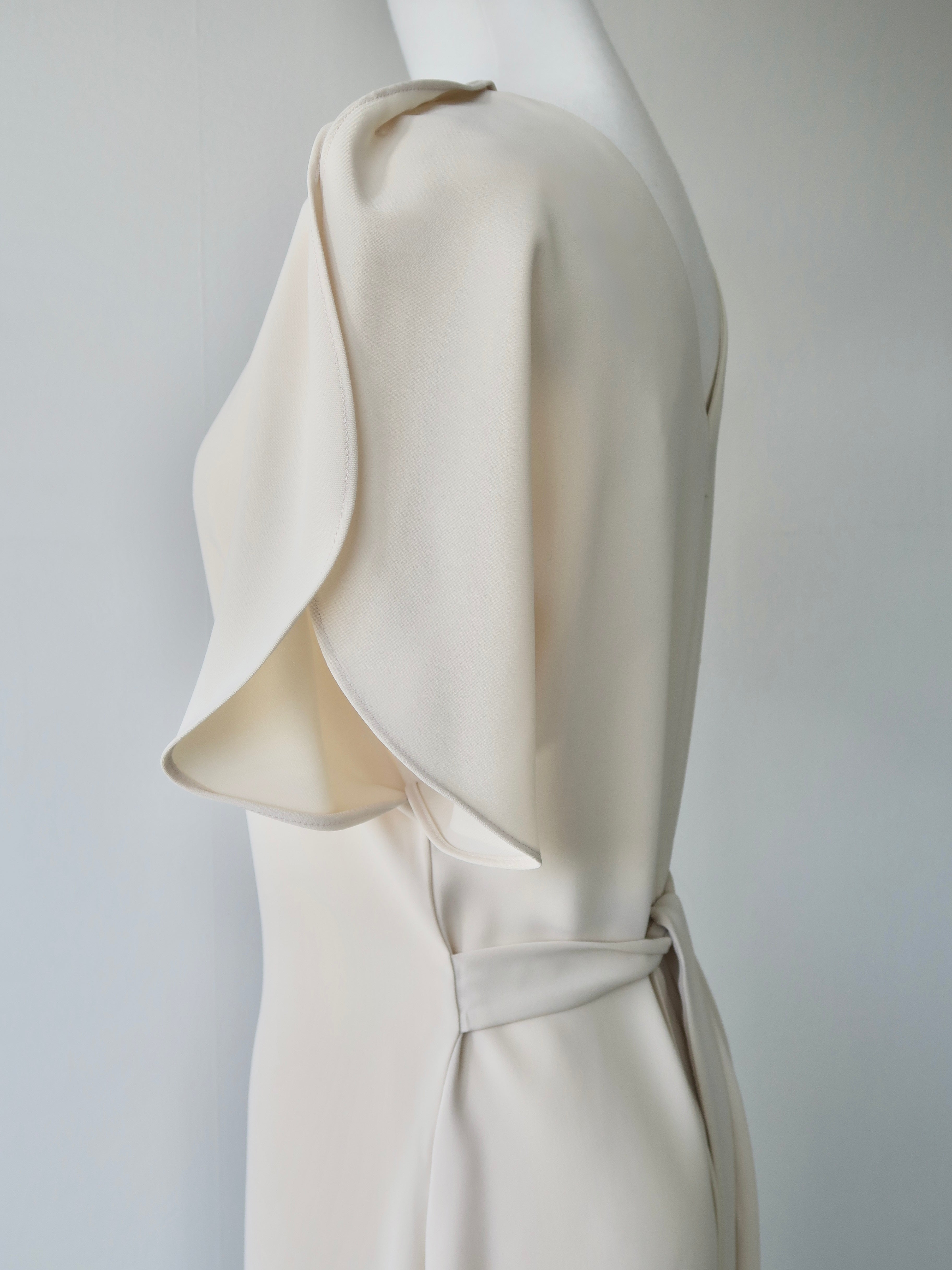 rounded hem sleeve dress – célon