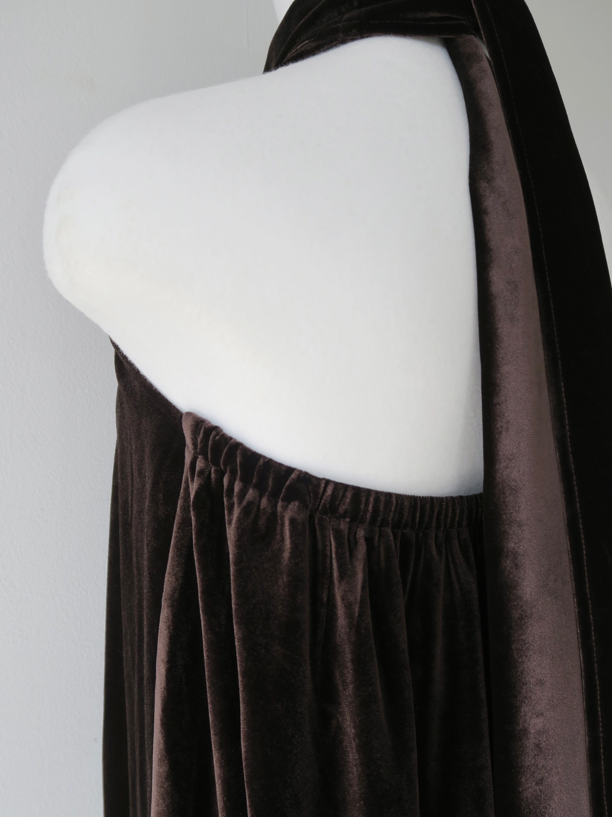 velour back open tie blouse