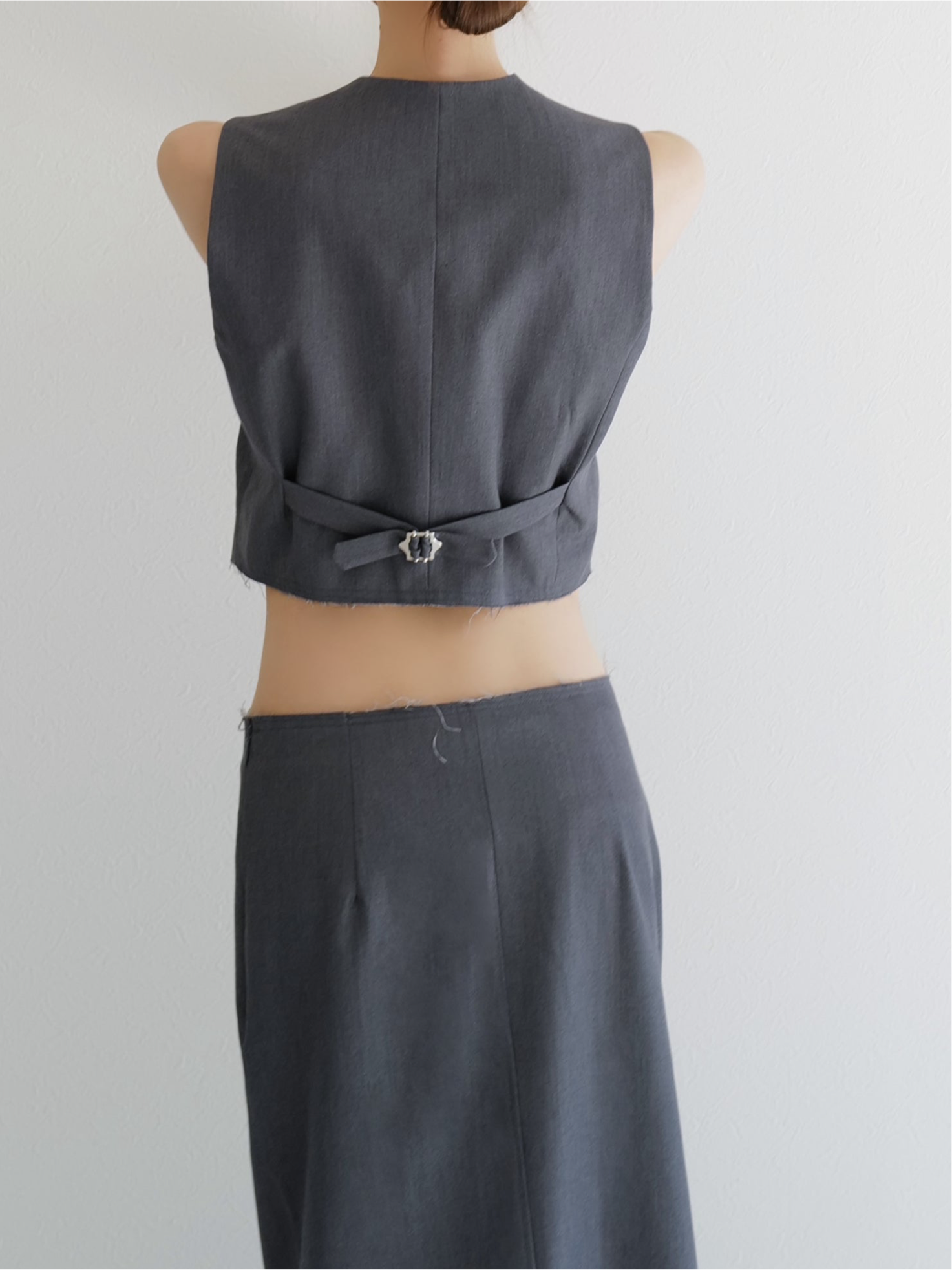 summer sale / raw hem single vest