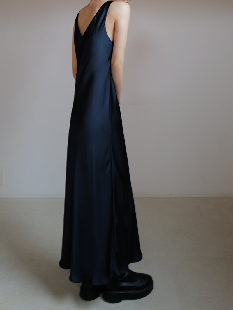 ( 9/18 20:00~ resale ) satin v long dress