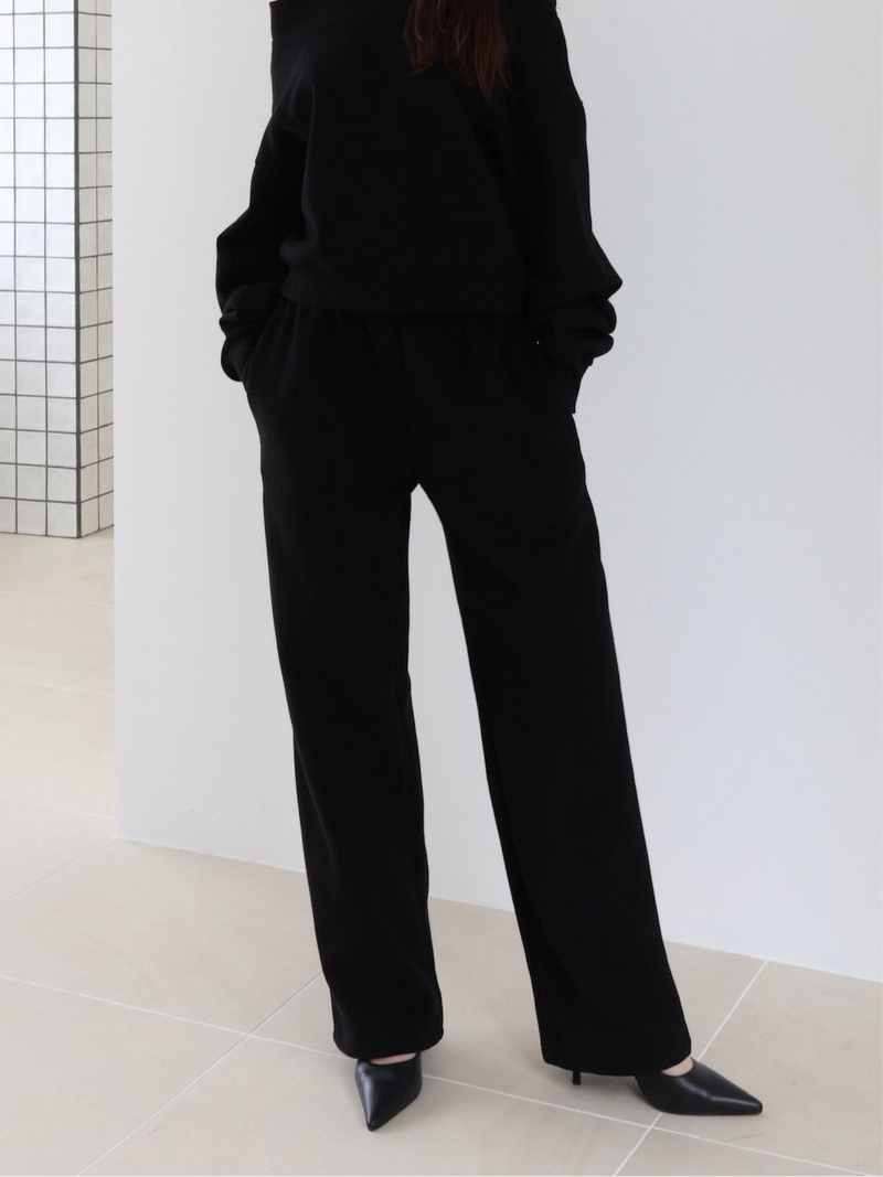 loose sweat pants