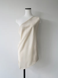 sample sale / one shoulder satin set up