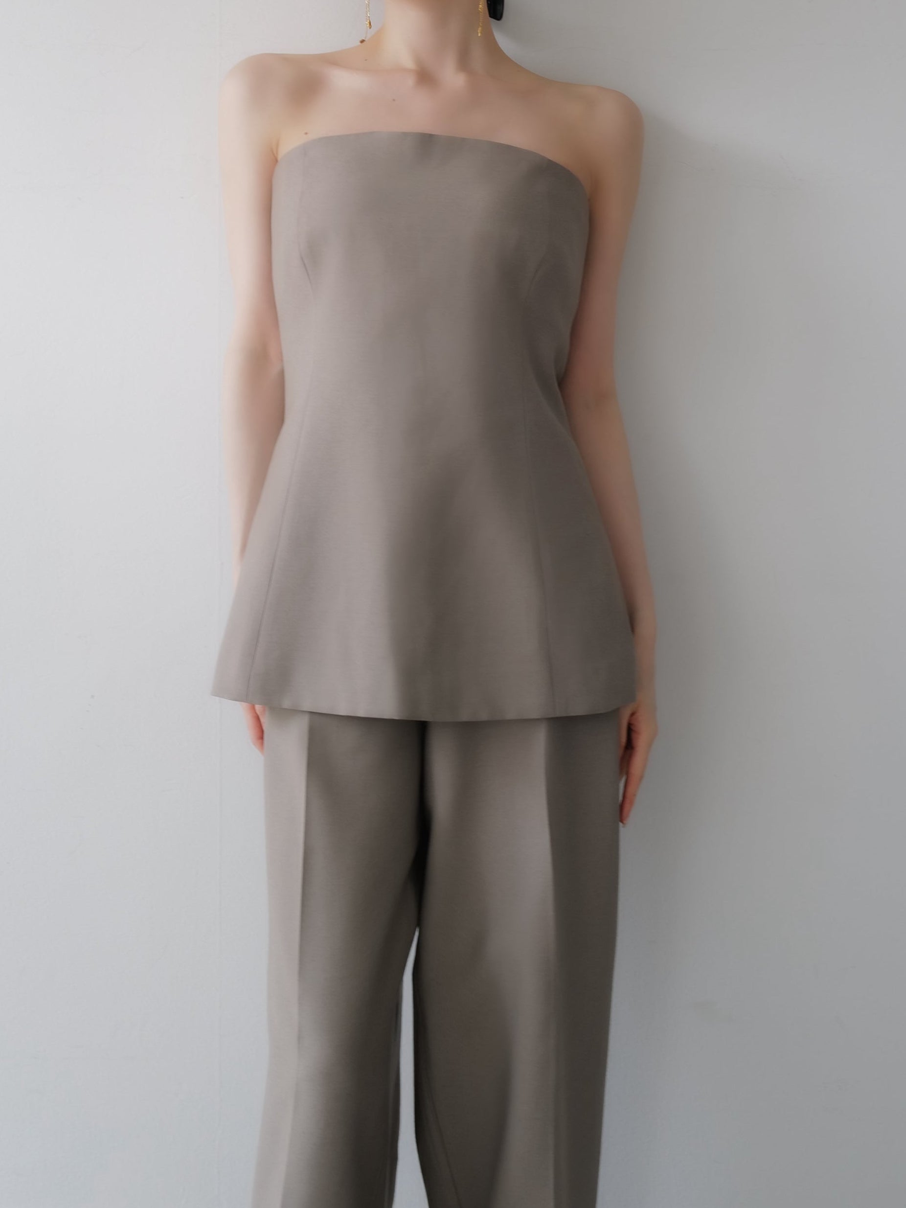 minimal strapless bustier