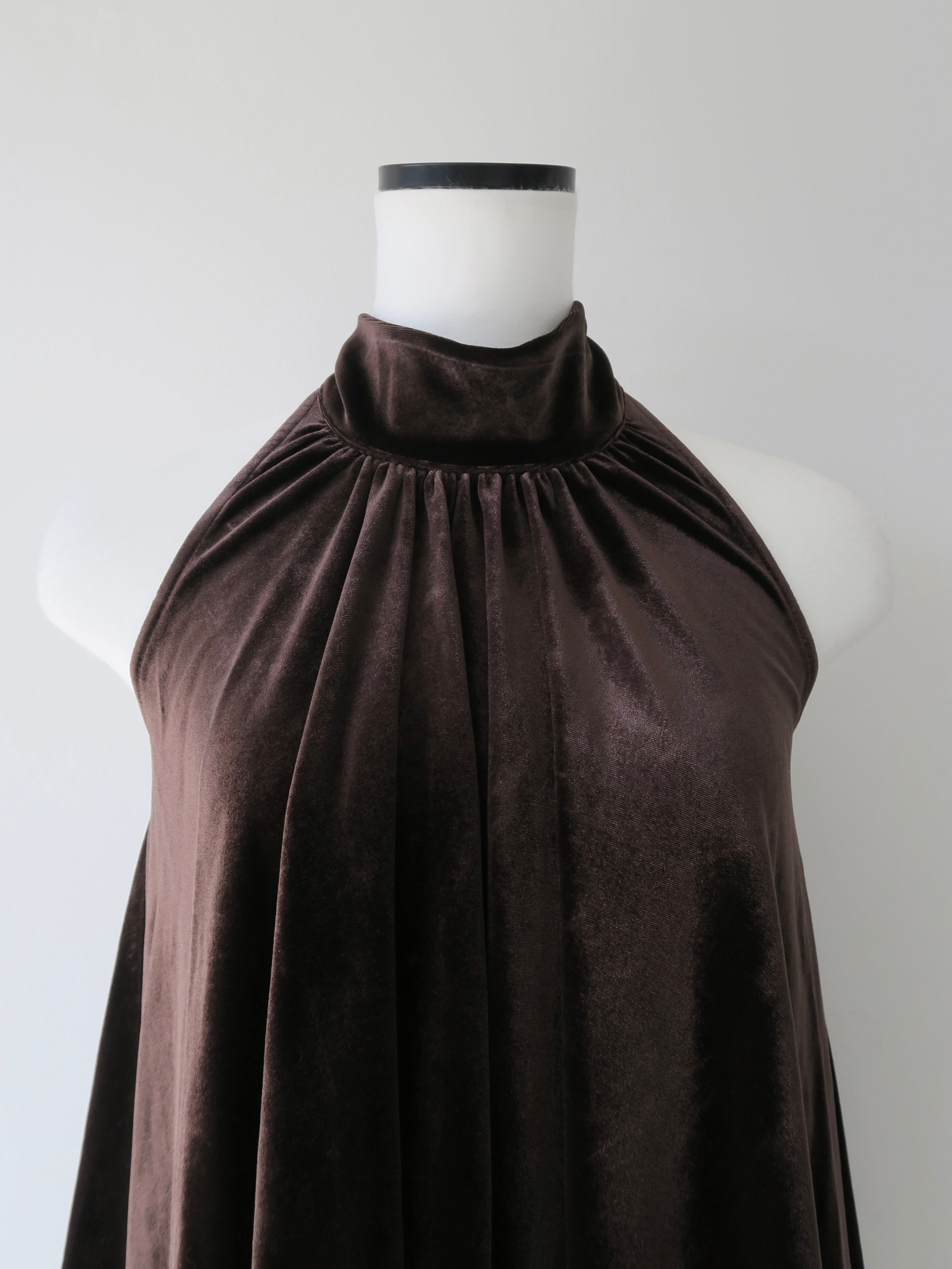 velour back open tie blouse