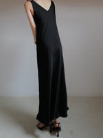 ( 9/18 20:00~ resale ) satin v long dress