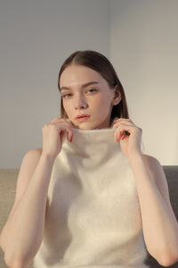 angora turtle sleeve-less knit