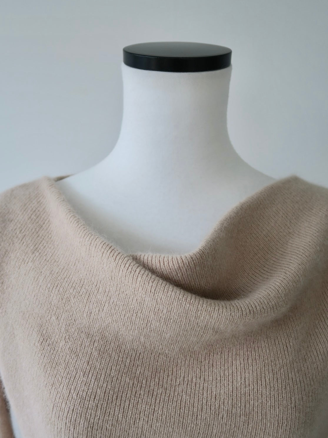 raccoon wool drape neck knit – célon