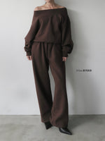 loose sweat pants