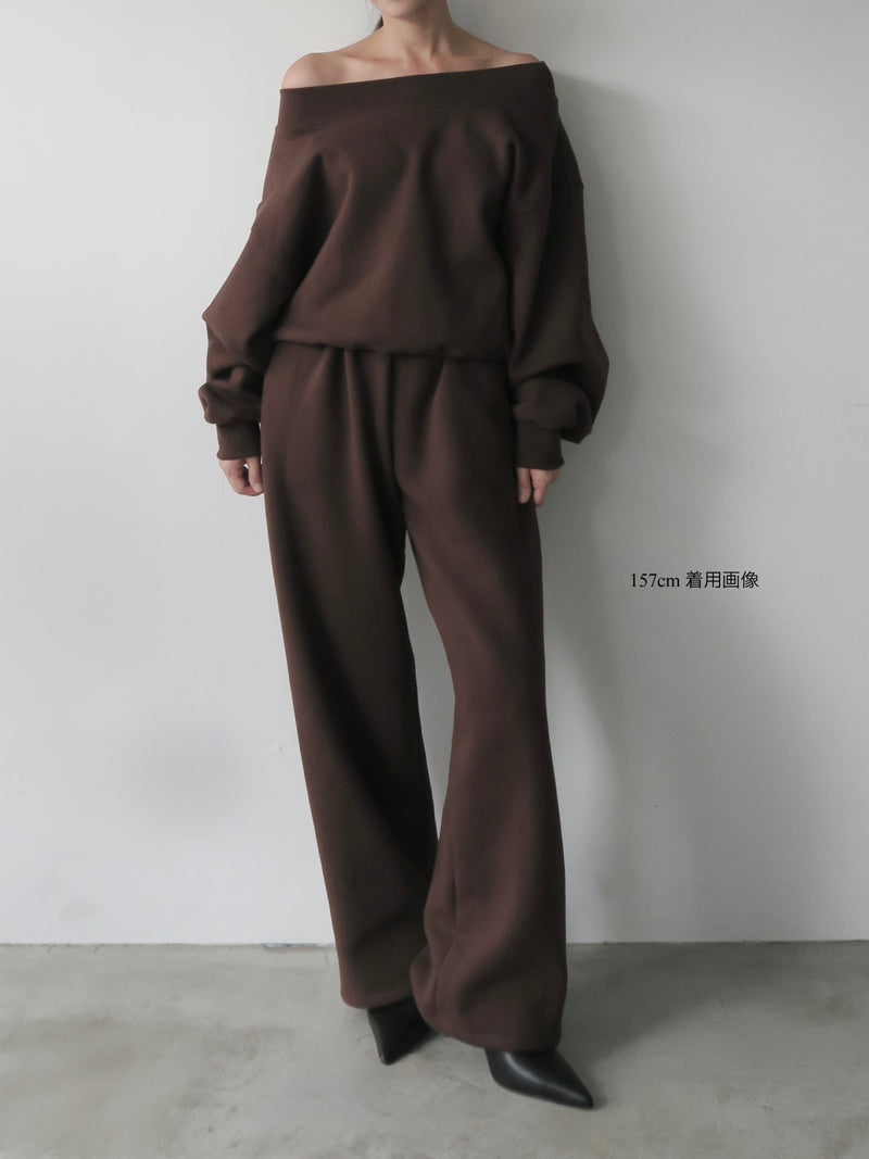 loose sweat pants