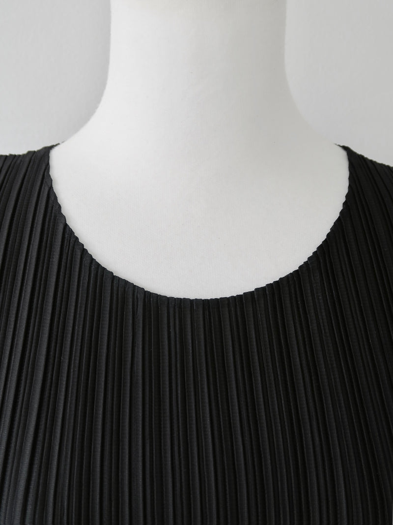 bellows sleeveless dress