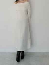 sample sale / off shoulder soft knit dress