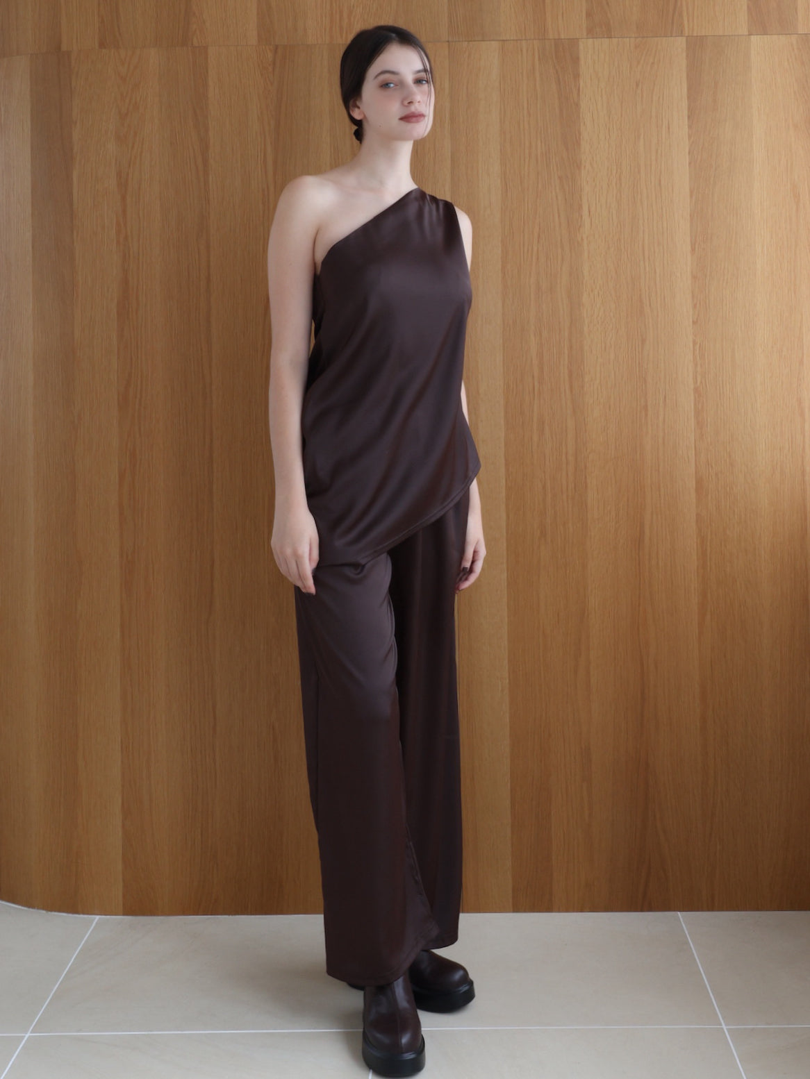 sample sale / one shoulder satin set up