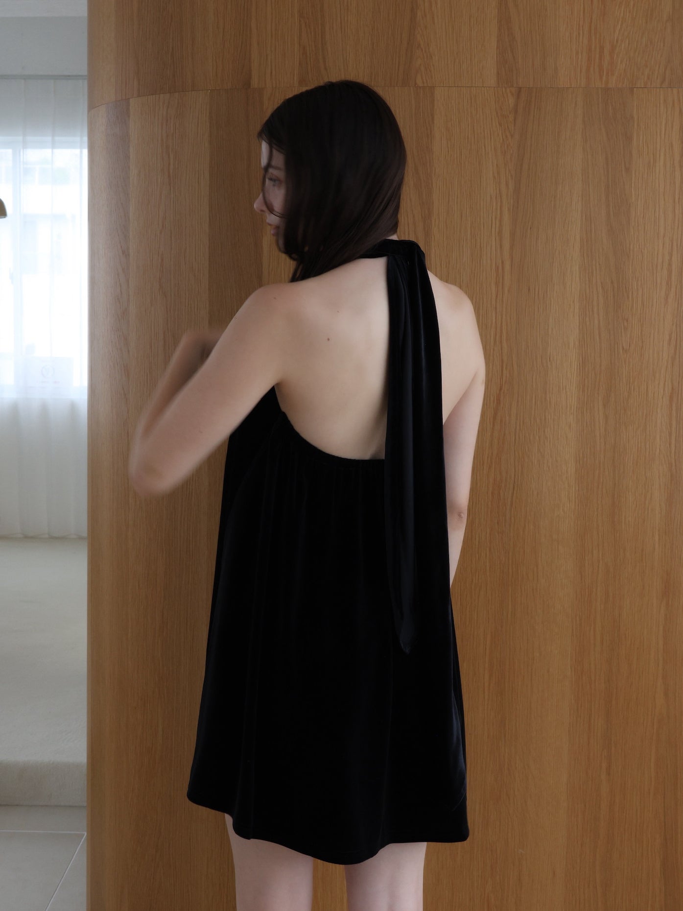 velour back open tie blouse