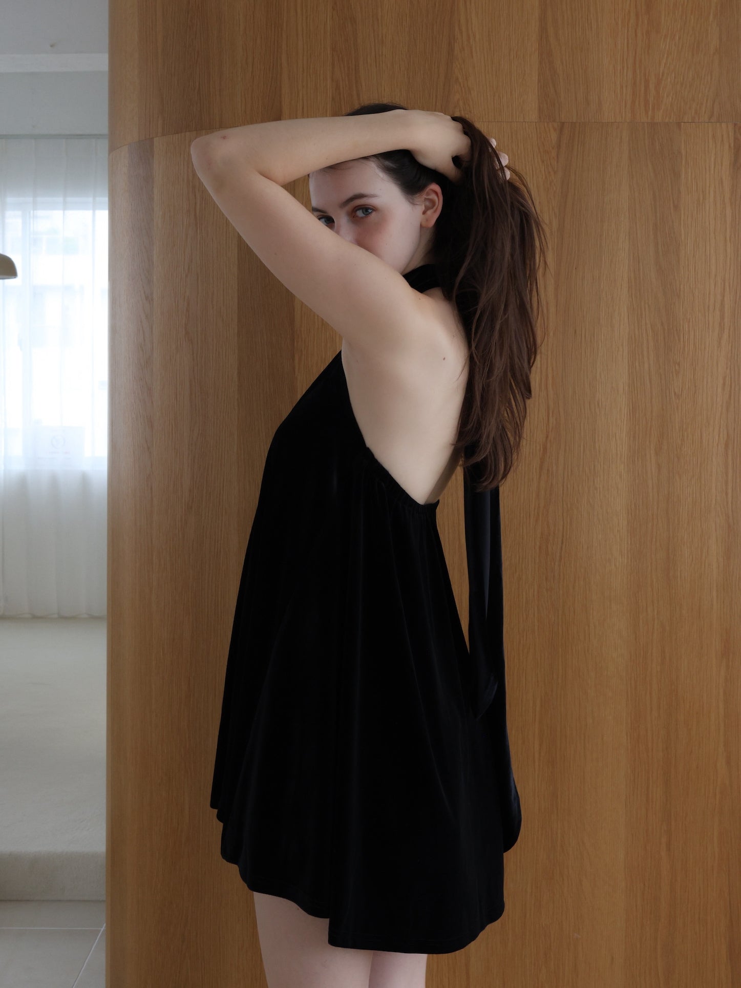 velour back open tie blouse