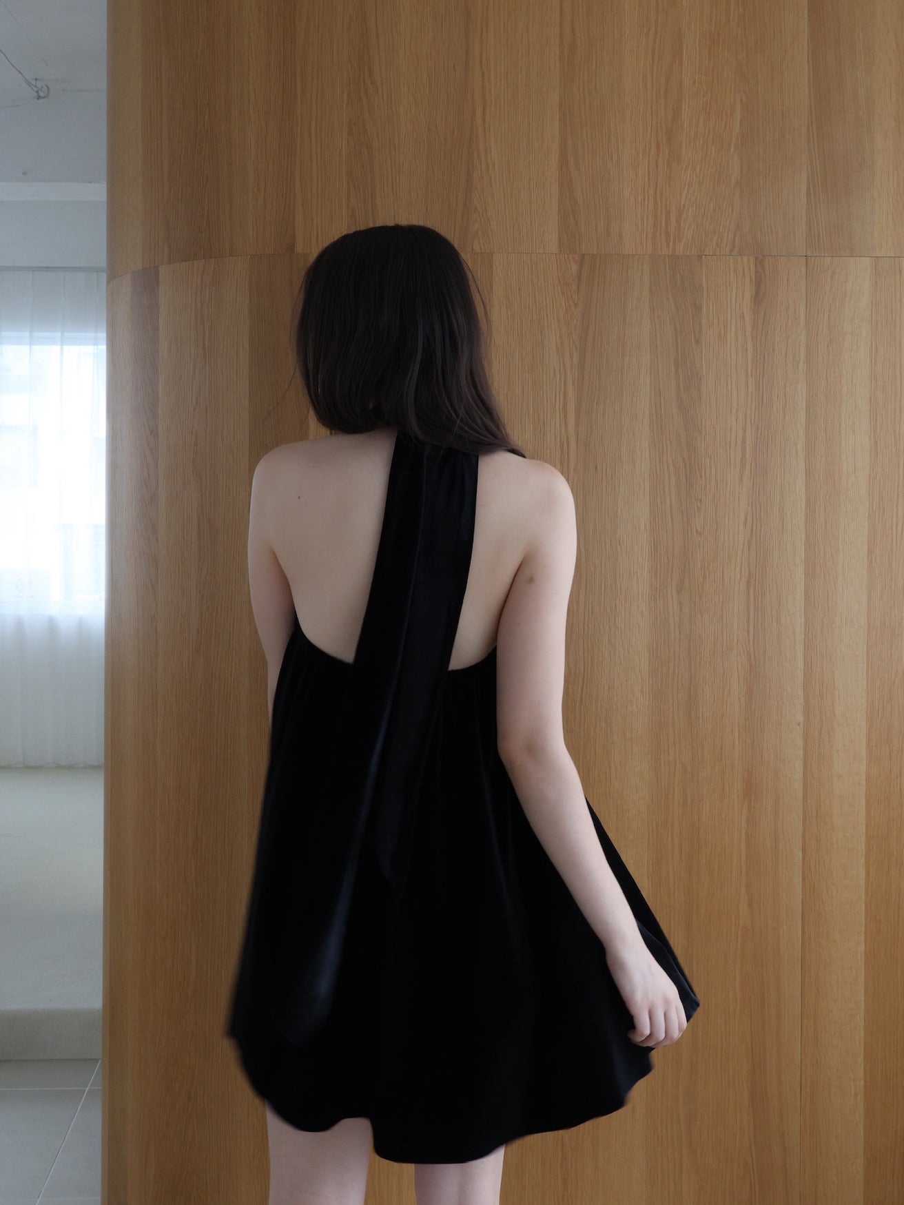 velour back open tie blouse