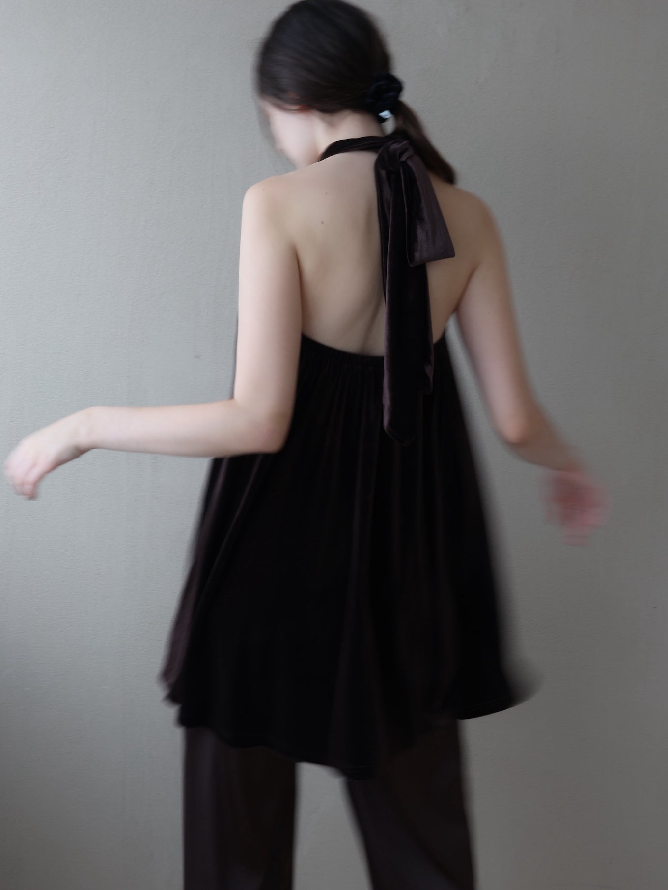 velour back open tie blouse