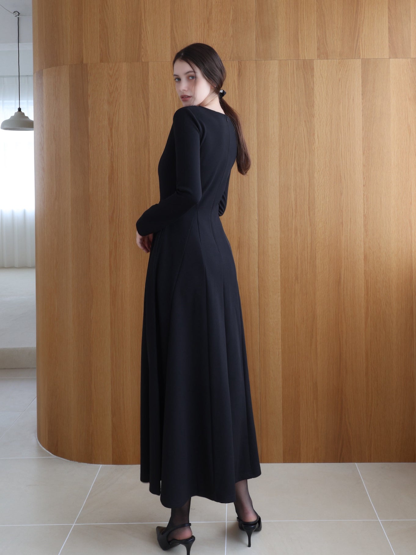 v silhouette dress – célon